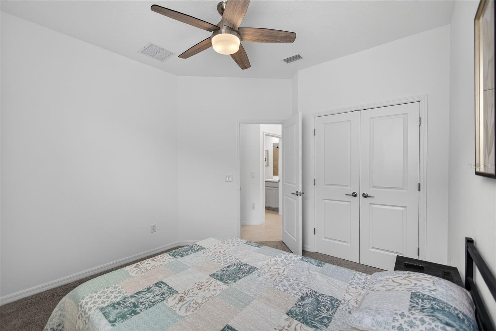 Image 28 of 47 For 16426 Paynes Mill Drive