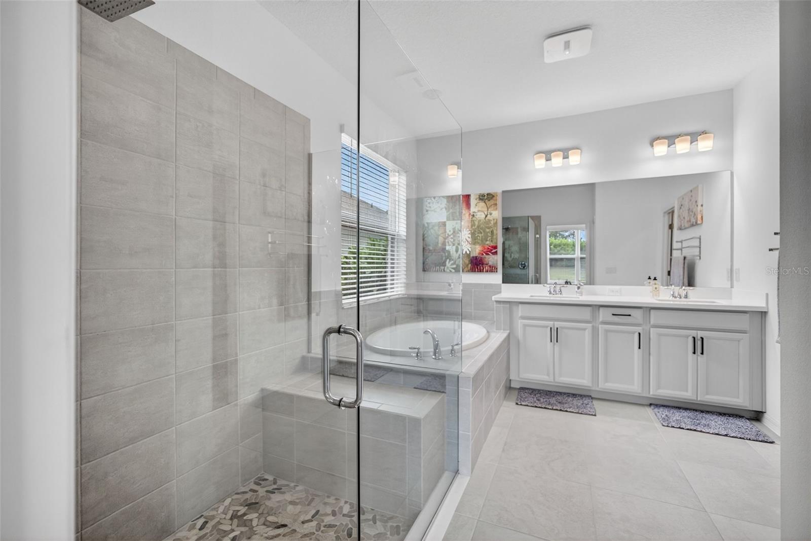 Image 35 of 47 For 16426 Paynes Mill Drive