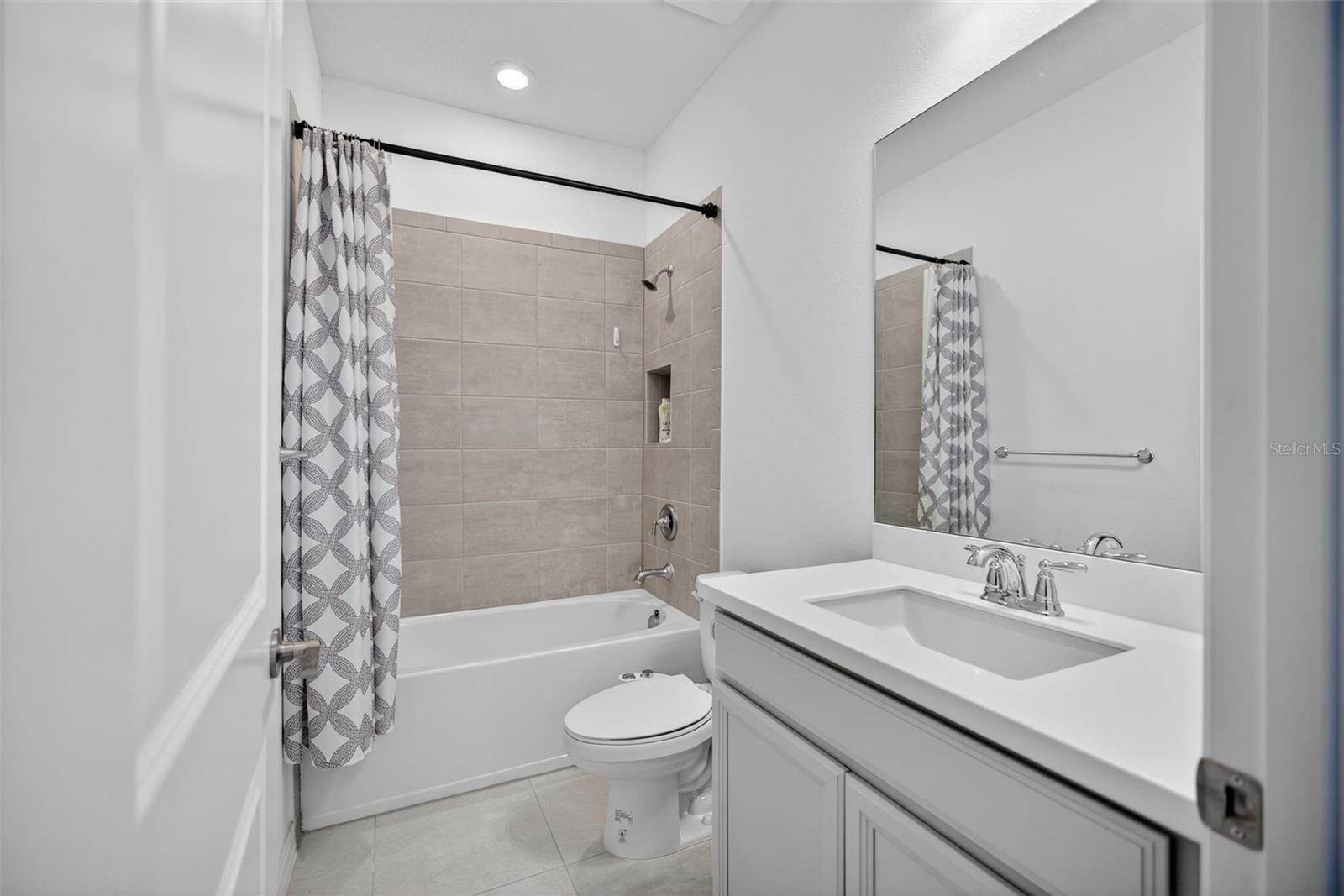 Image 40 of 47 For 16426 Paynes Mill Drive