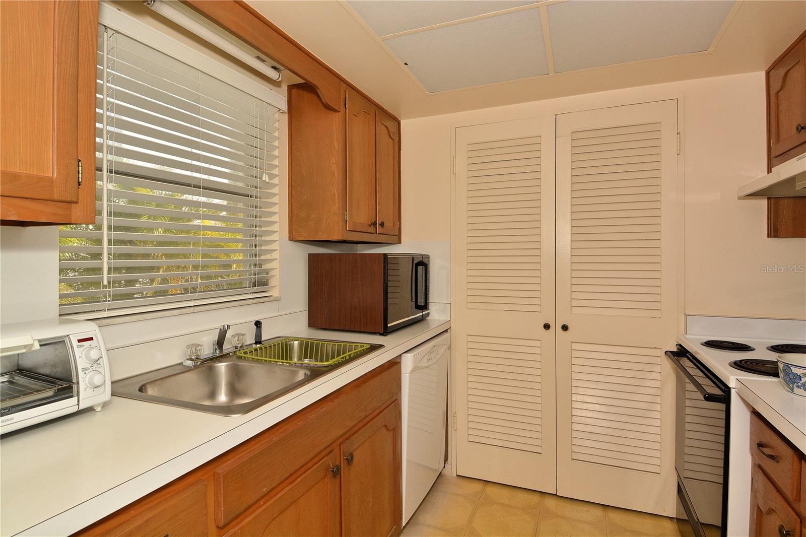 Image 36 of 38 For 3330 Gulf Of Mexico Drive 107d