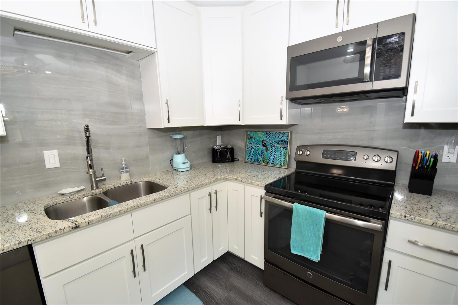 Image 2 of 44 For 1647 Brookhouse Court Br146