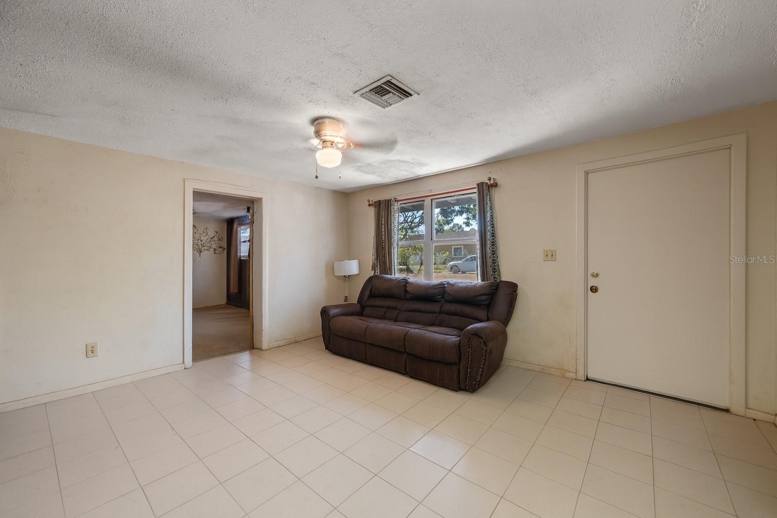 Image 10 of 47 For 1324 Milton Street