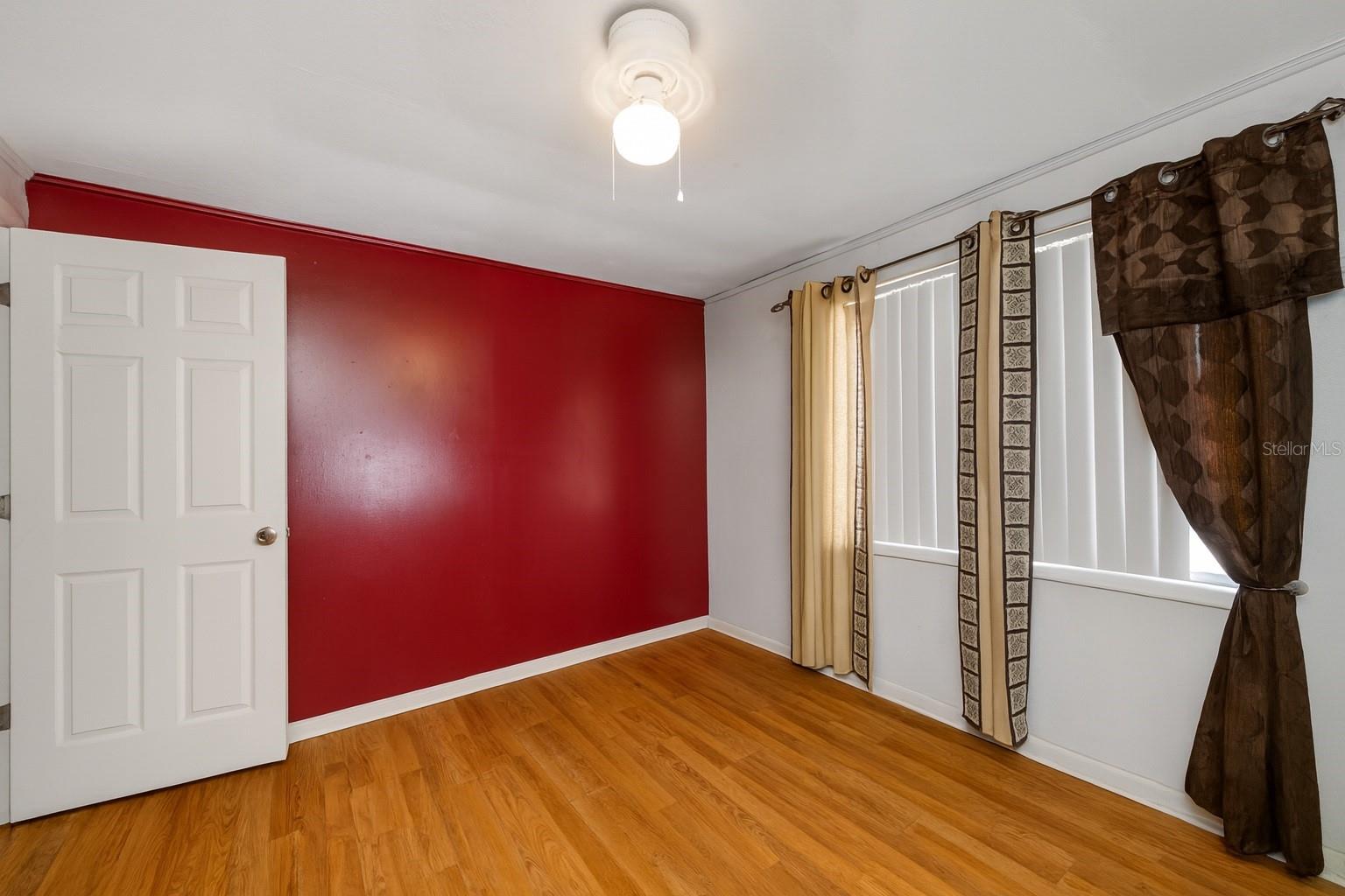 Image 21 of 47 For 1324 Milton Street