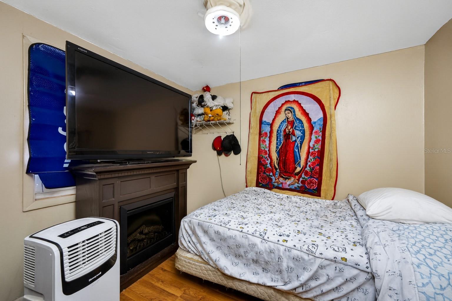 Image 22 of 47 For 1324 Milton Street