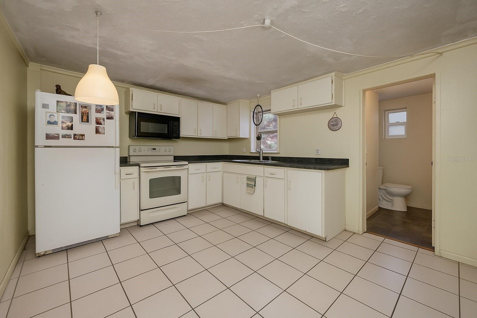 Image 28 of 47 For 1324 Milton Street