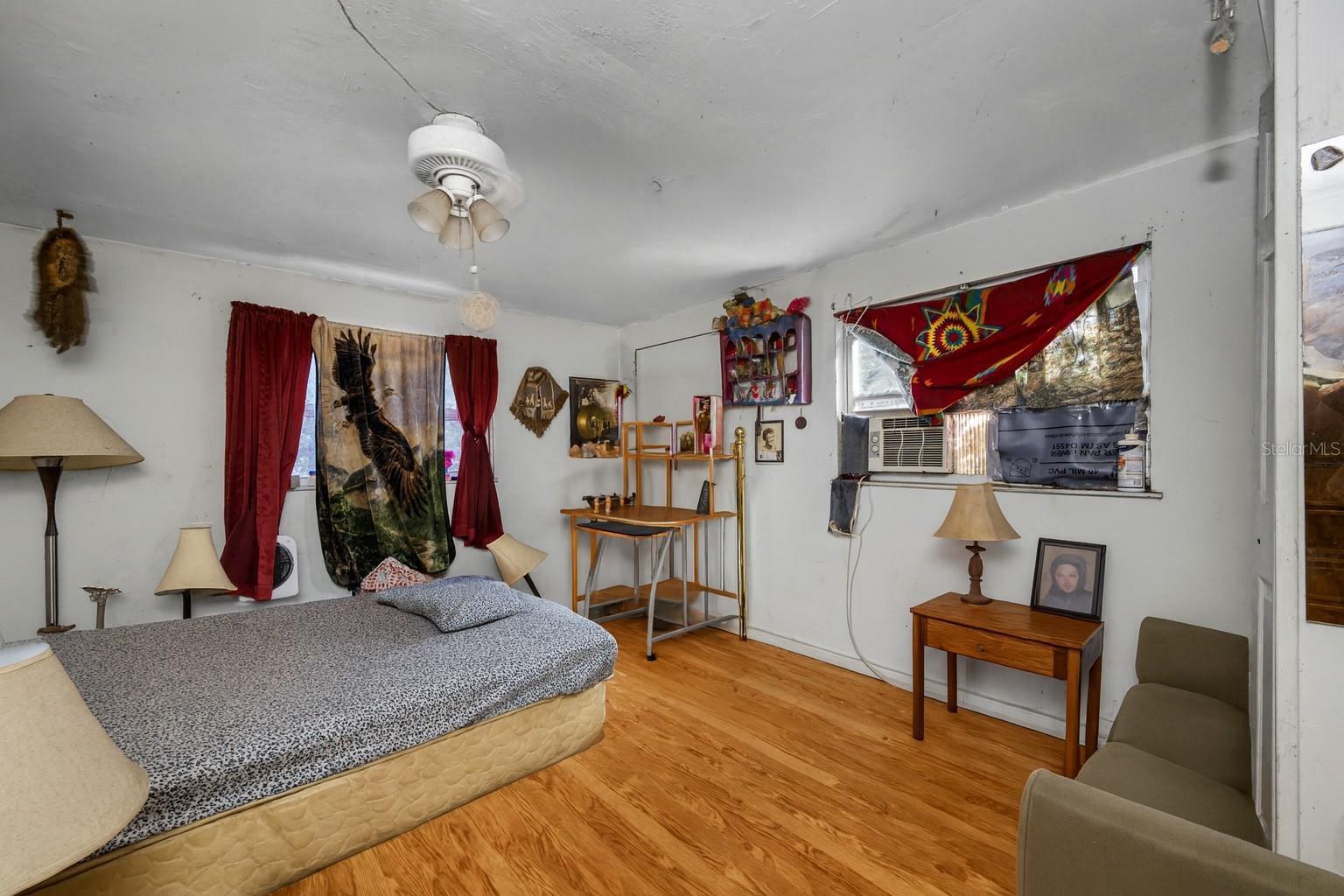 Image 33 of 47 For 1324 Milton Street