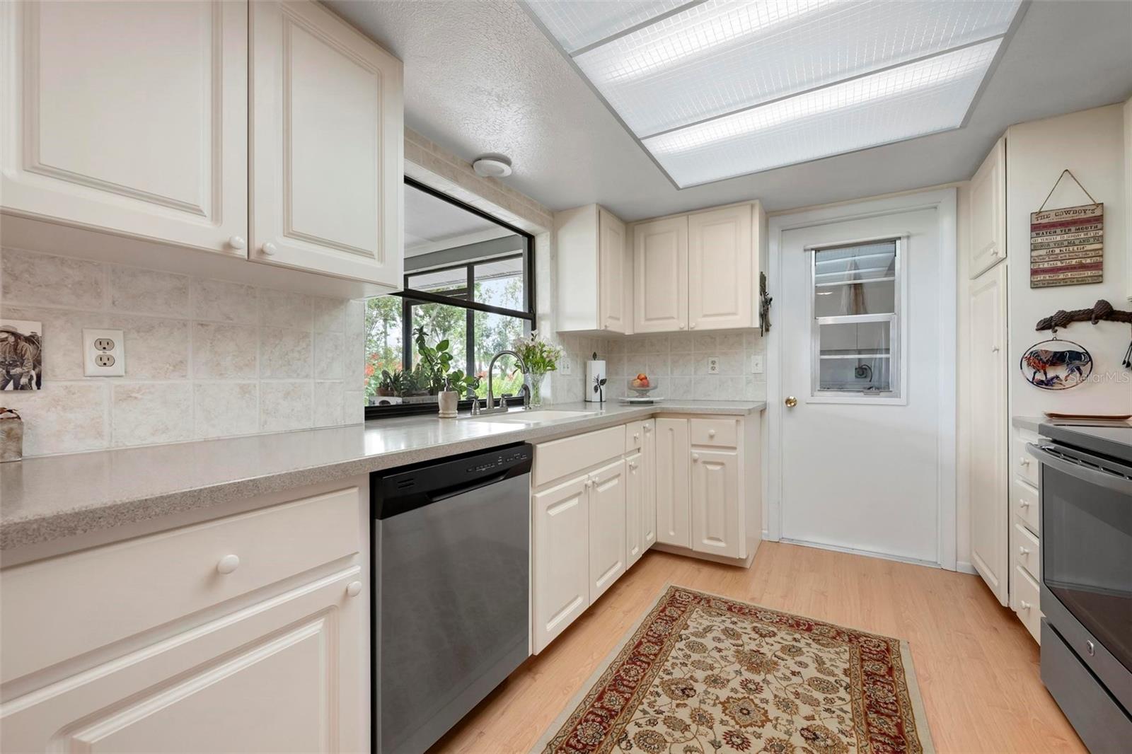 Image 26 of 93 For 4939 Myakka Valley Trail