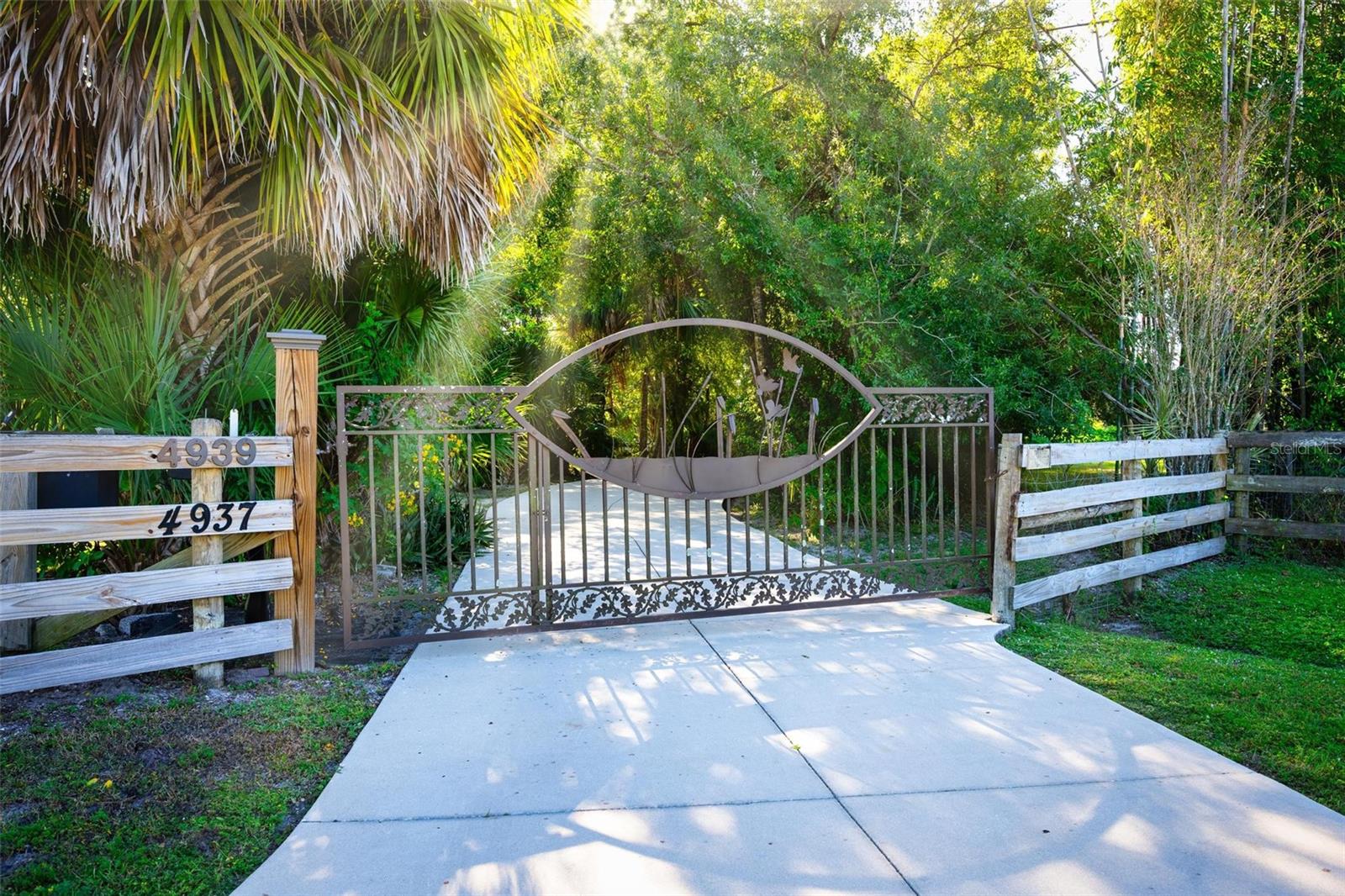 Image 3 of 93 For 4939 Myakka Valley Trail