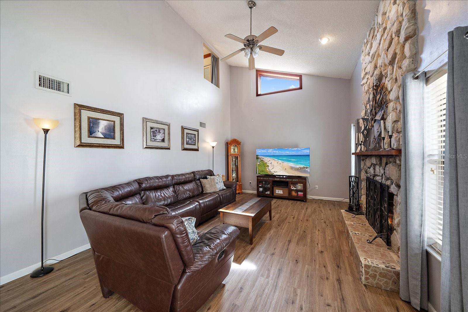 Image 19 of 39 For 1008 4th Place