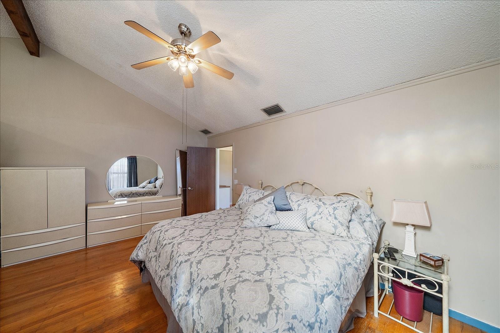 Image 7 of 39 For 1008 4th Place