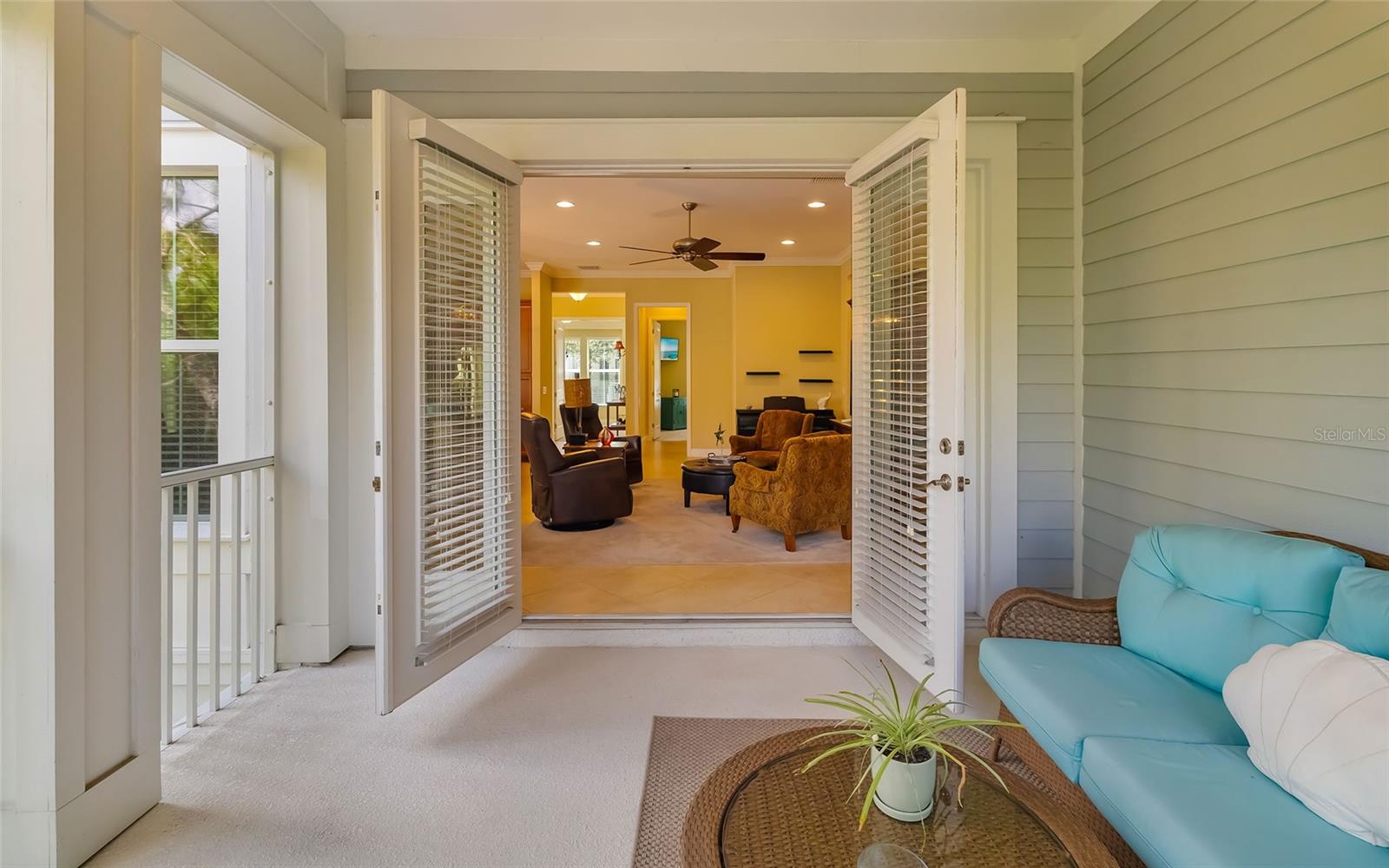 Image 11 of 50 For 339 Sapphire Lake Drive 101