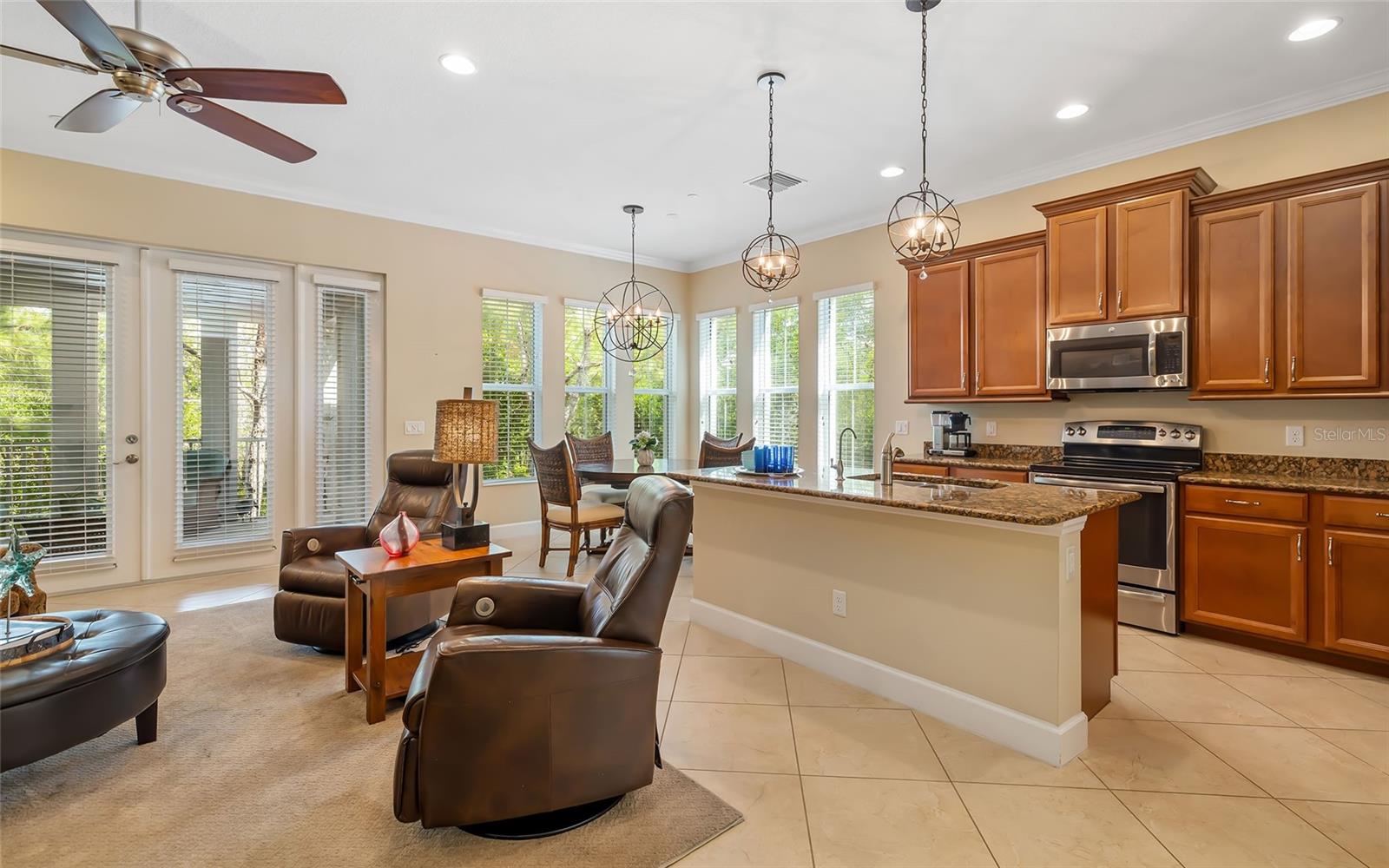 Image 15 of 50 For 339 Sapphire Lake Drive 101