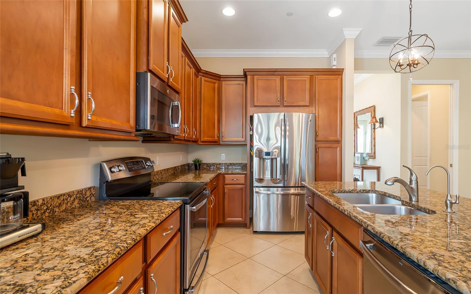 Image 18 of 50 For 339 Sapphire Lake Drive 101