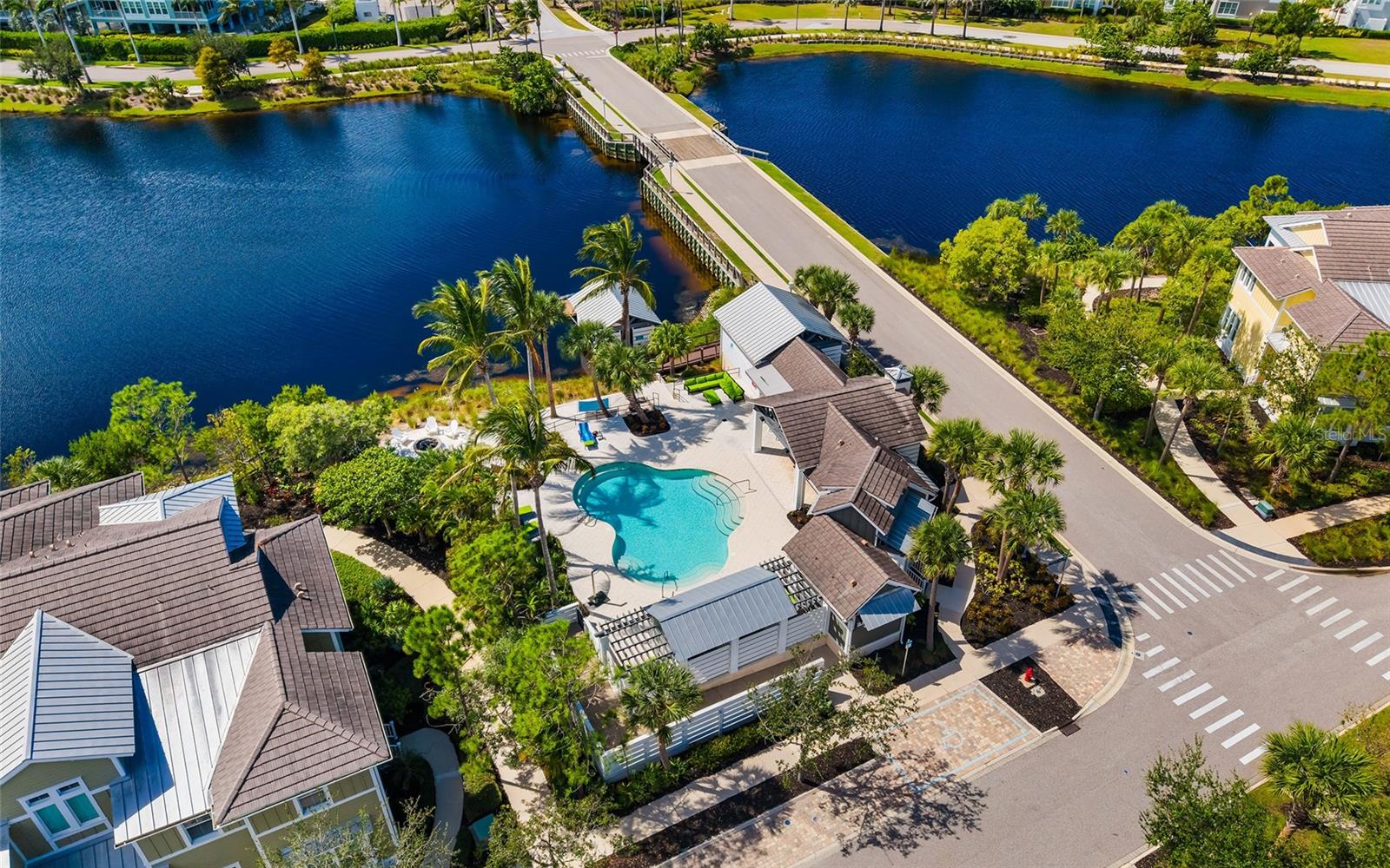 Image 31 of 50 For 339 Sapphire Lake Drive 101