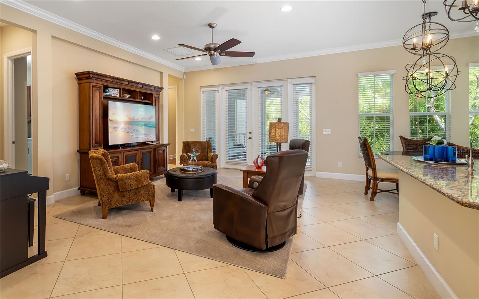 Image 8 of 50 For 339 Sapphire Lake Drive 101