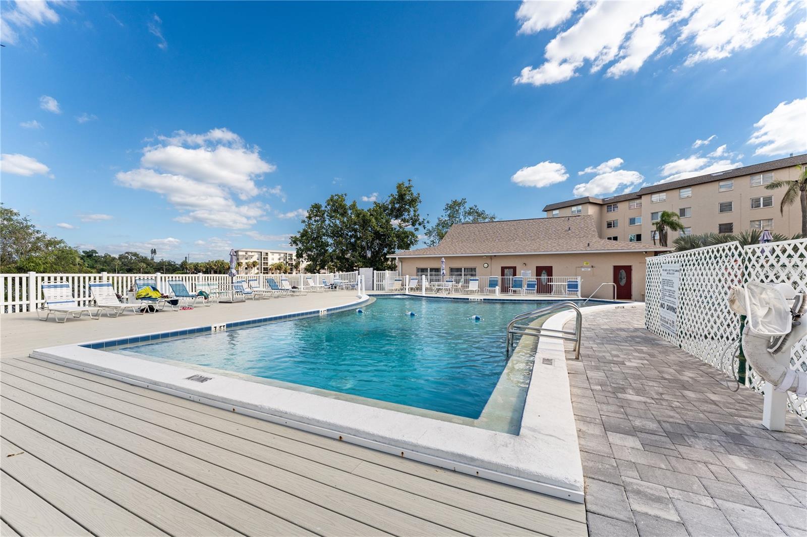 Image 21 of 28 For 3915 Lake Bayshore Drive Bldg F 306