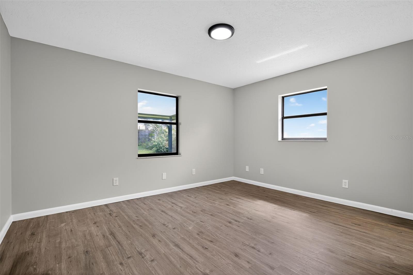 Image 10 of 27 For 1140 Woodcrest Avenue