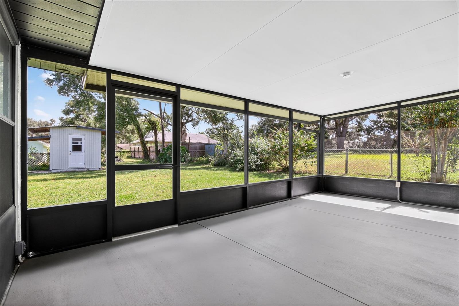 Image 18 of 27 For 1140 Woodcrest Avenue