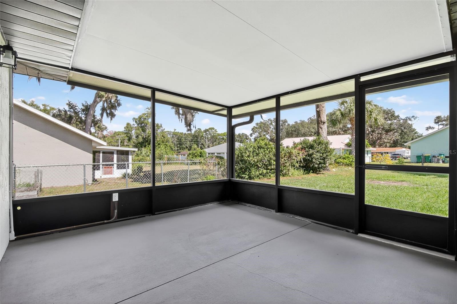 Image 19 of 27 For 1140 Woodcrest Avenue