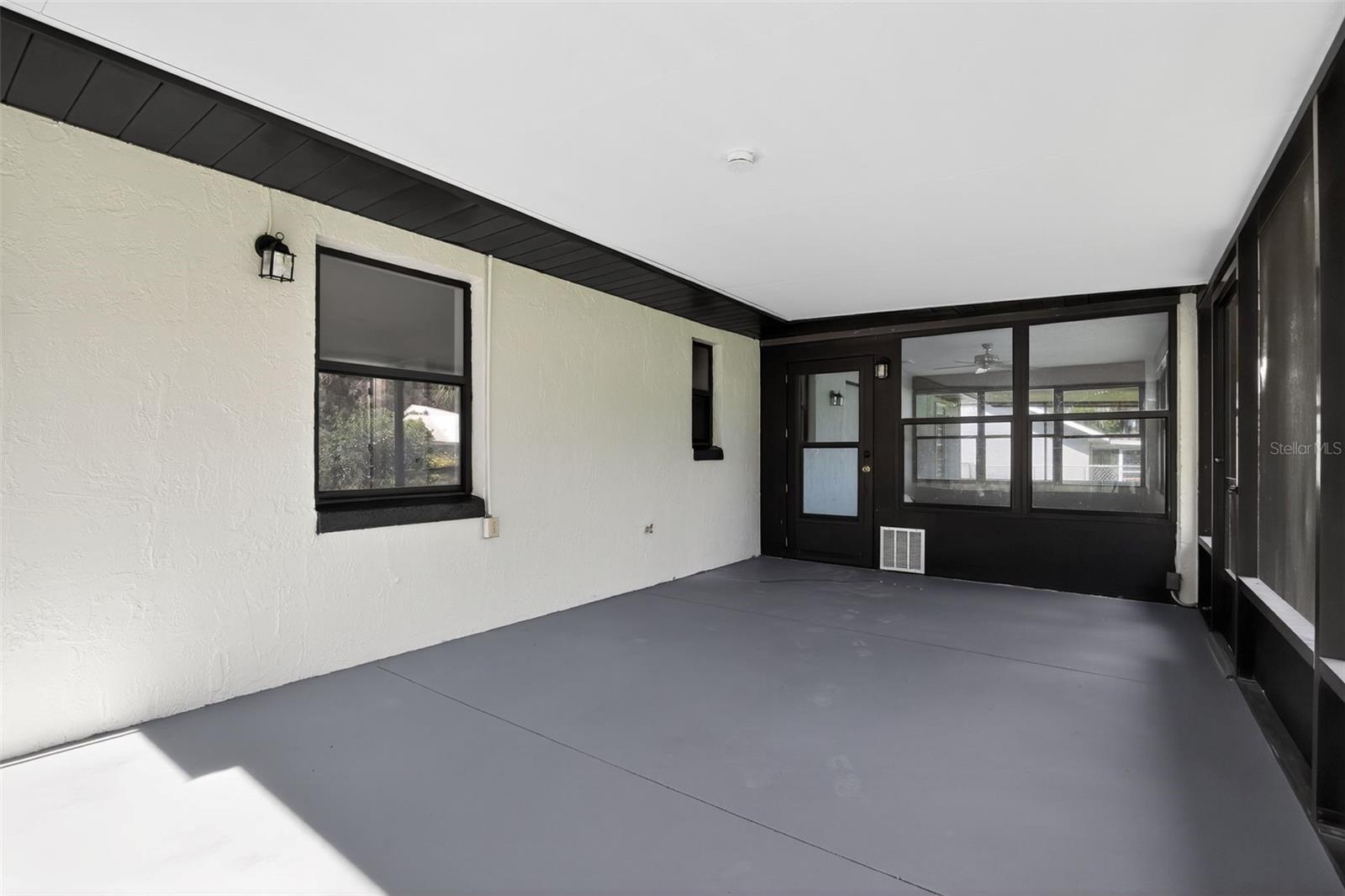 Image 20 of 27 For 1140 Woodcrest Avenue