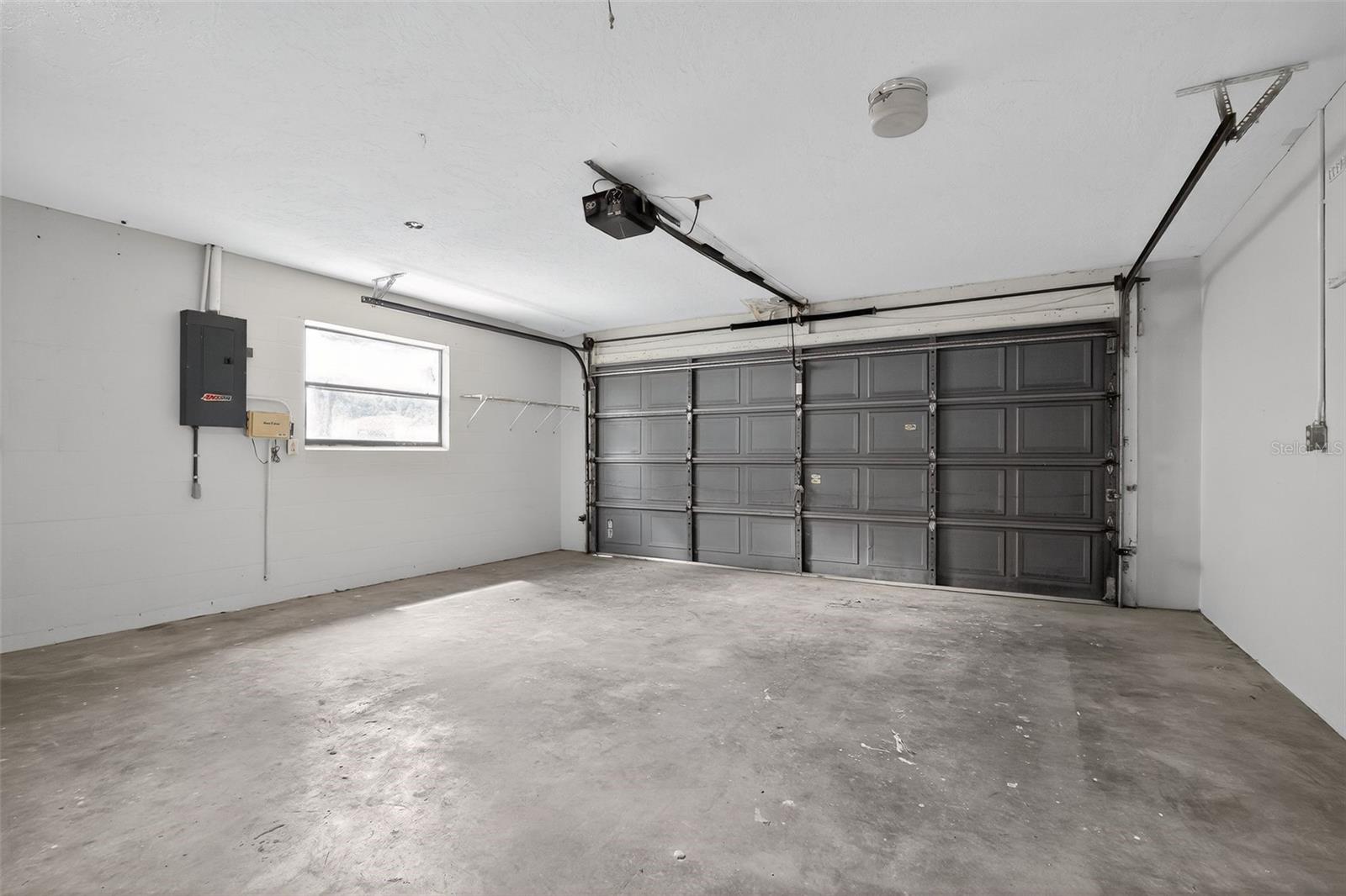 Image 22 of 27 For 1140 Woodcrest Avenue