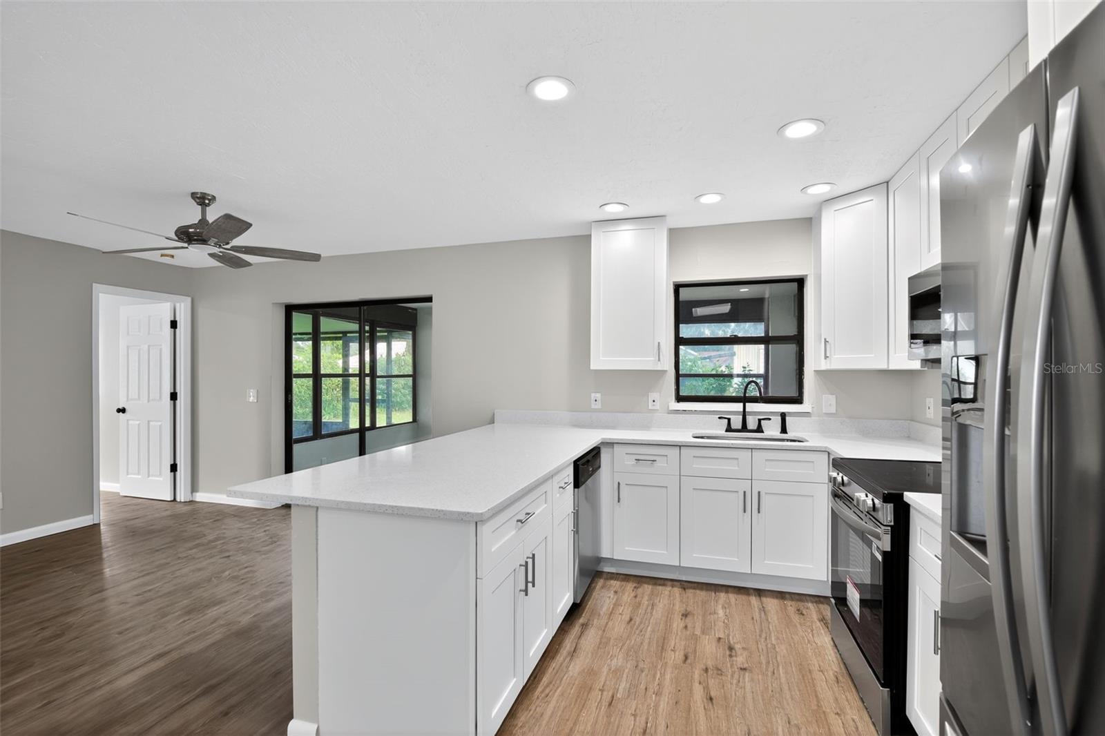 Image 3 of 27 For 1140 Woodcrest Avenue