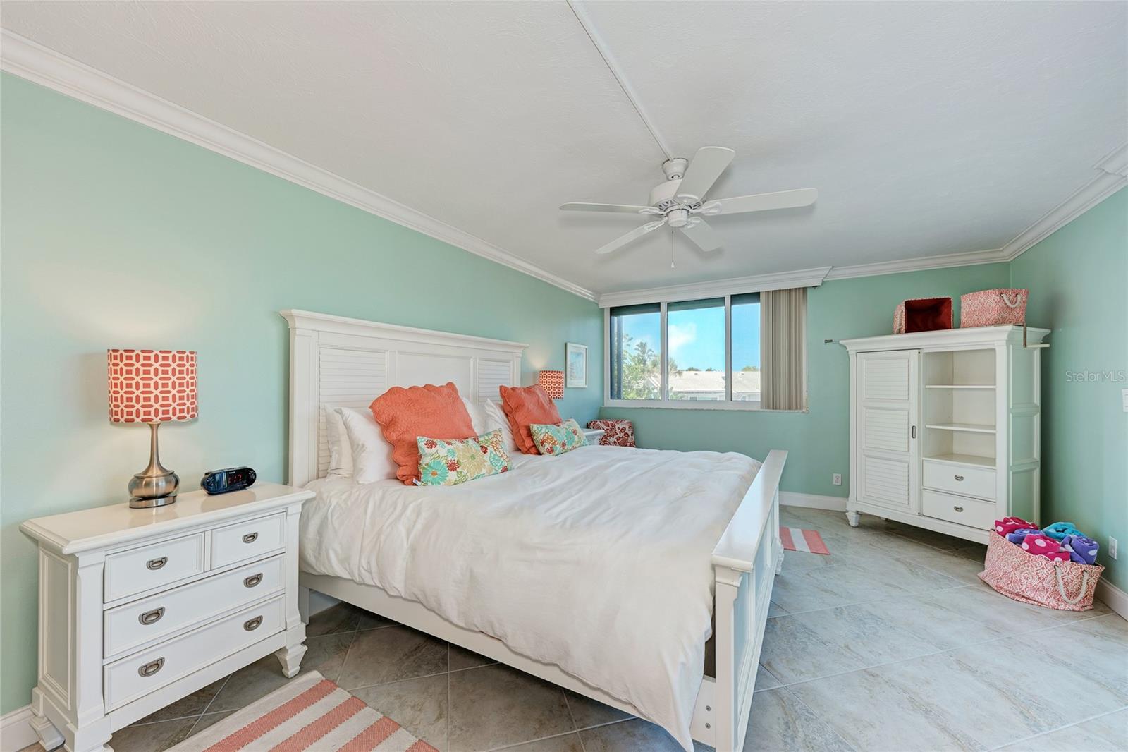 Image 34 of 75 For 4822 Ocean Boulevard 2a