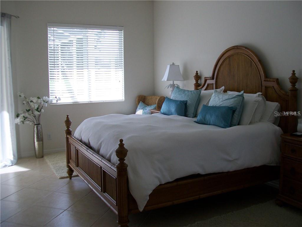 Image 17 of 54 For 2933 Seasons Boulevard