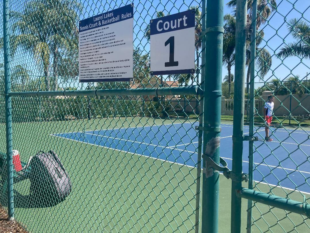 Image 47 of 54 For 2933 Seasons Boulevard