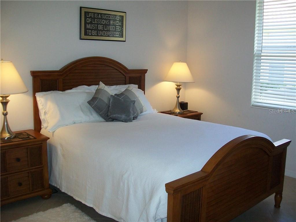 Image 5 of 54 For 2933 Seasons Boulevard