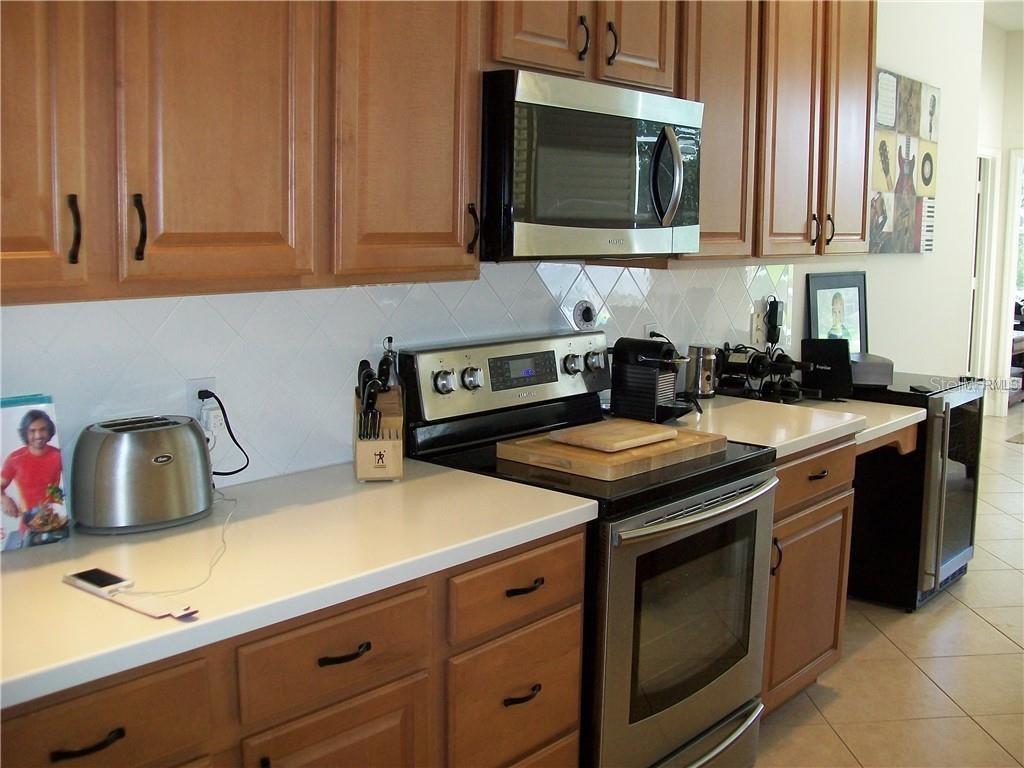 Image 6 of 54 For 2933 Seasons Boulevard