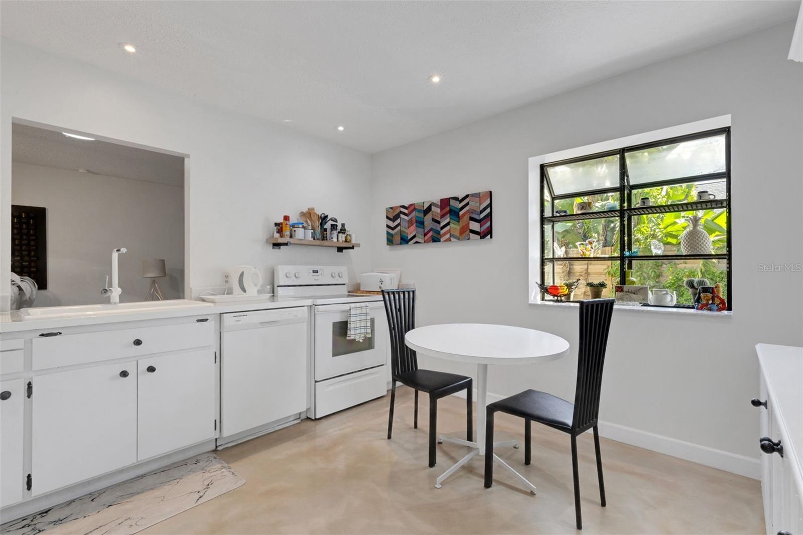 Image 10 of 34 For 4620 Guava Court