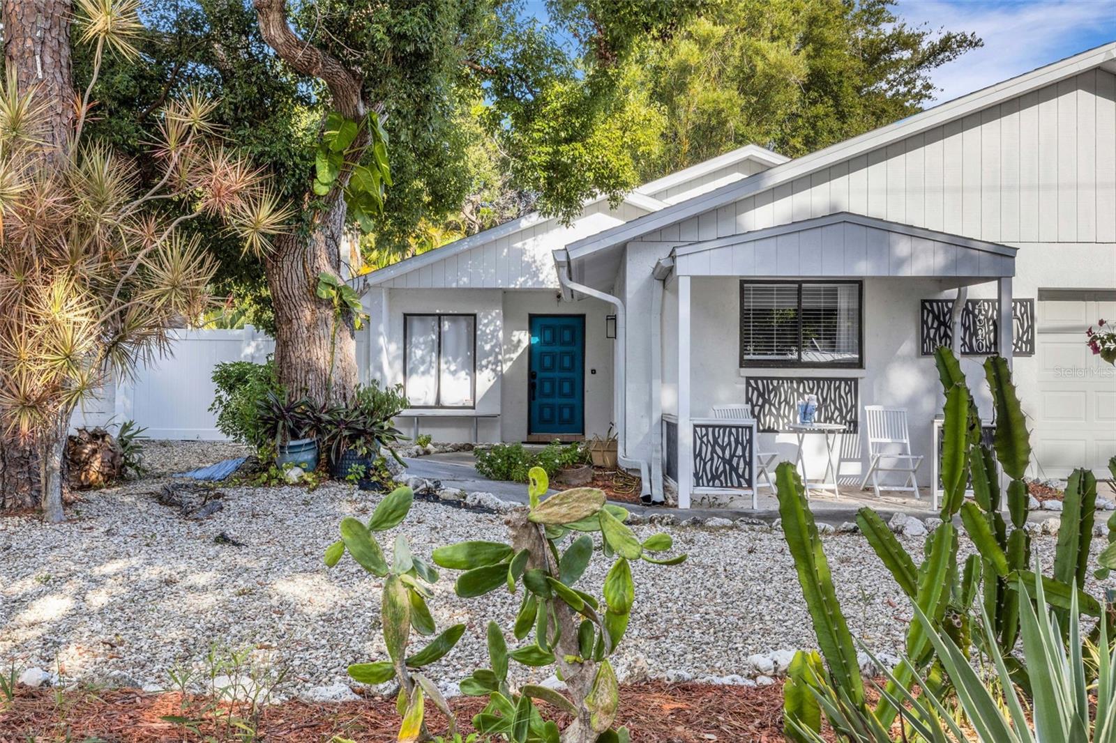 Image 3 of 34 For 4620 Guava Court