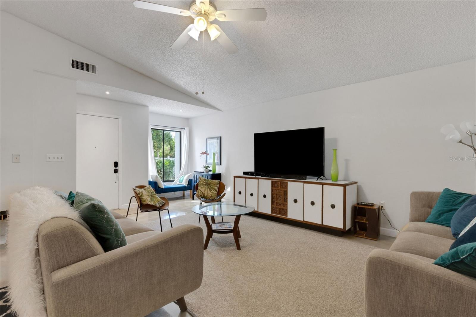 Image 4 of 34 For 4620 Guava Court