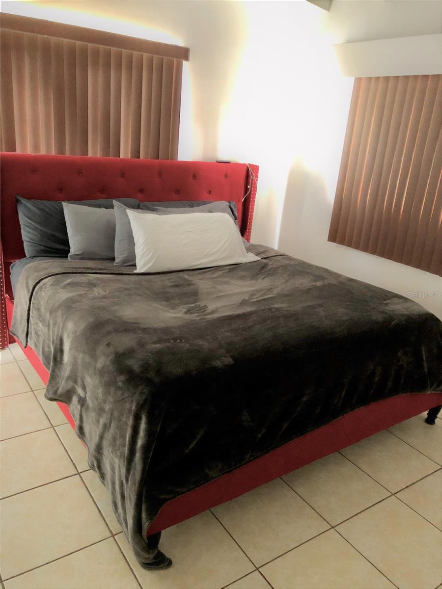 Image 3 of 37 For 2921 Greenbriar Street