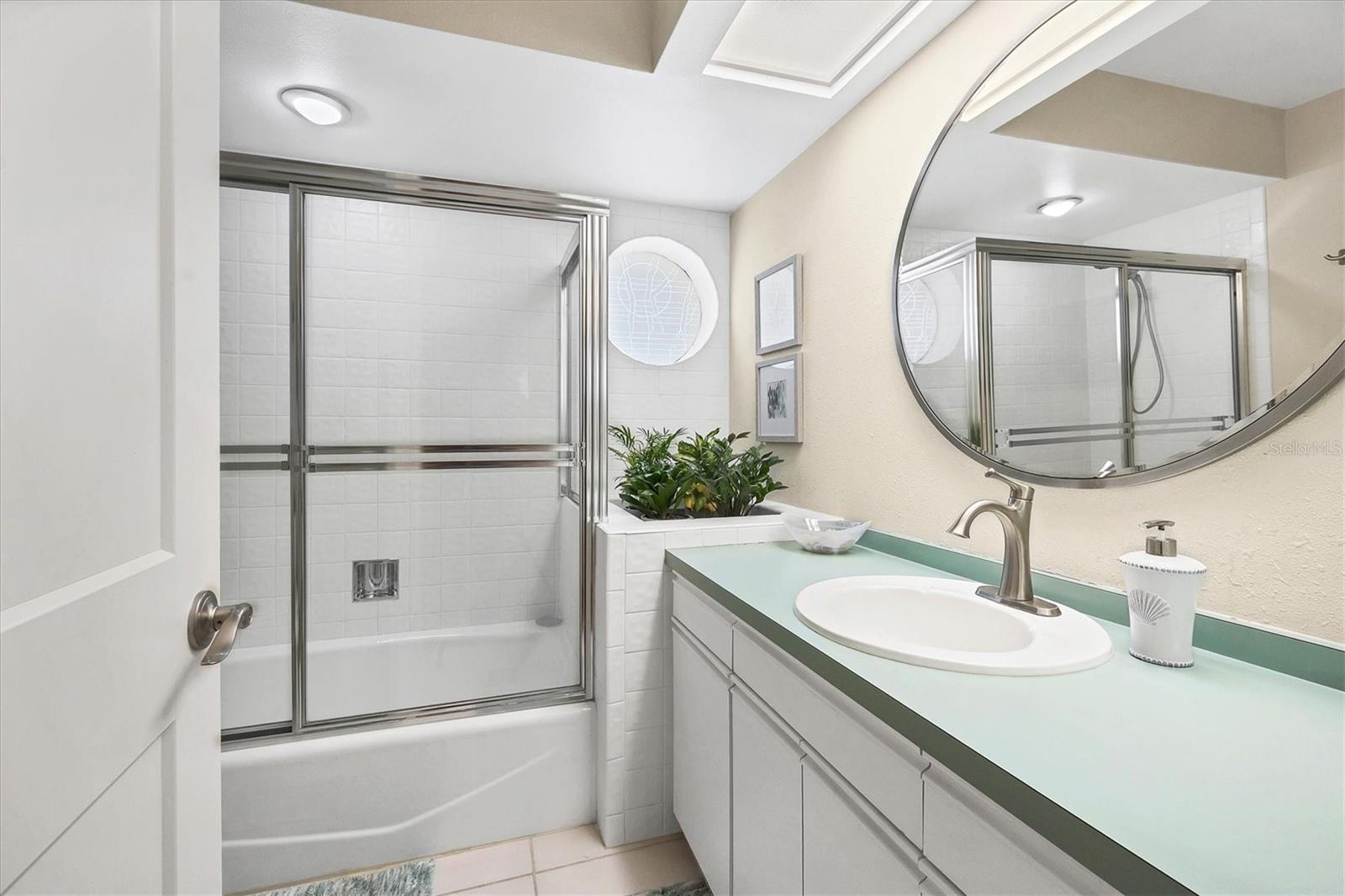 Image 33 of 98 For 7768 Fairway Woods Drive