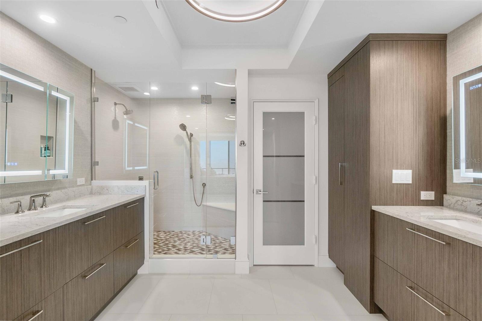 Image 41 of 70 For 3030 Grand Bay Boulevard 324