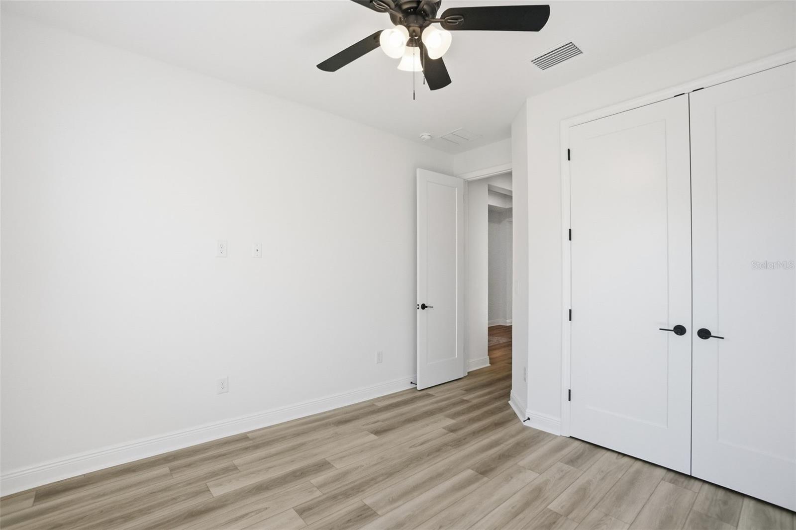 Image 16 of 61 For 17333 Savory Mist Circle