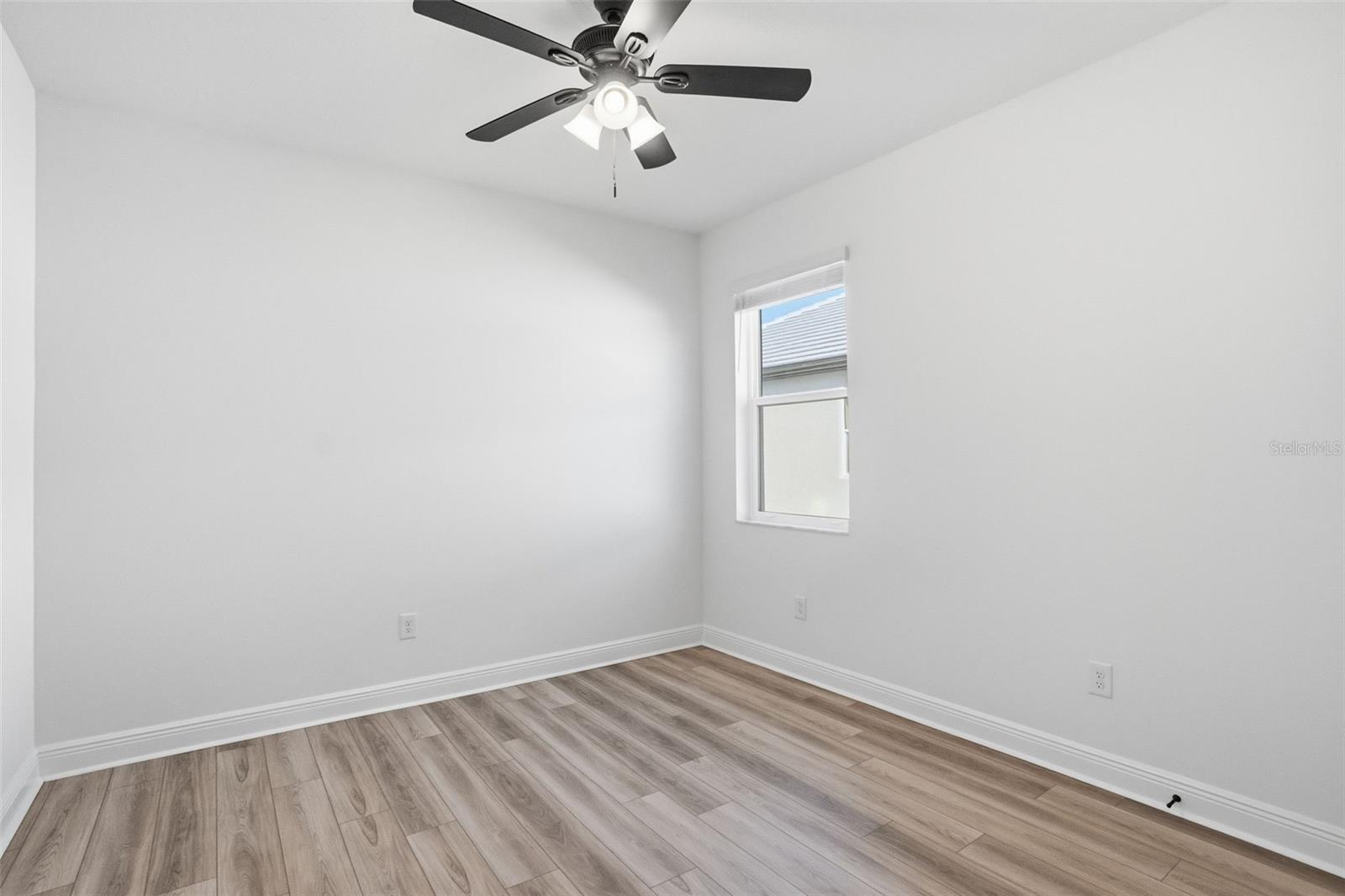 Image 18 of 61 For 17333 Savory Mist Circle