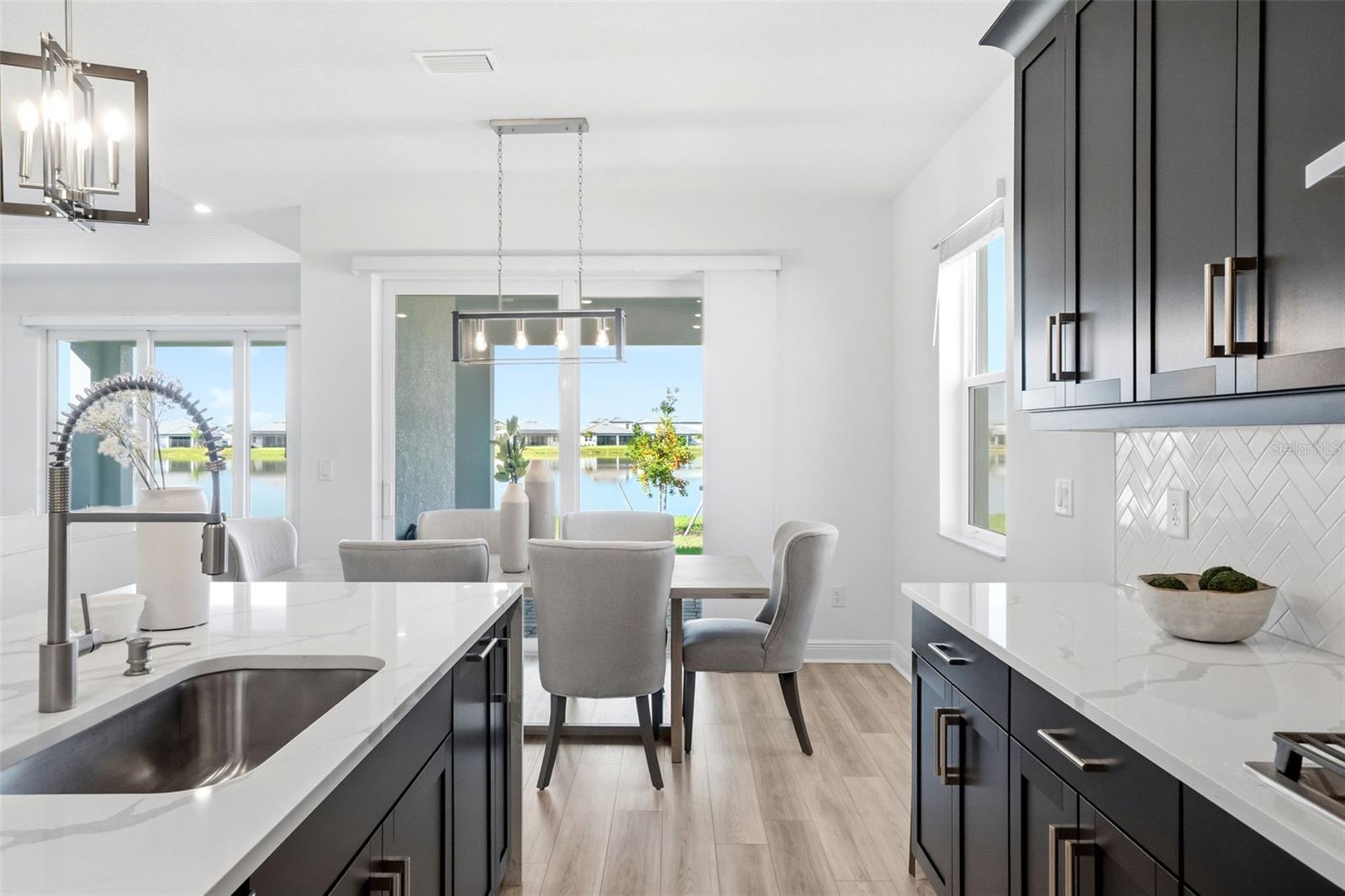 Image 25 of 61 For 17333 Savory Mist Circle