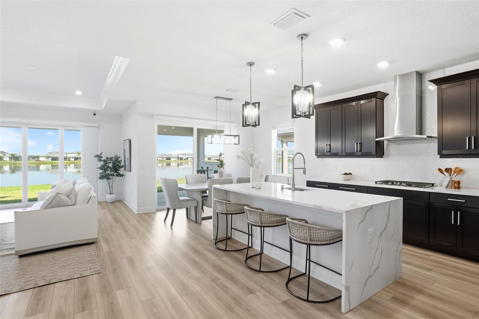 Image 3 of 61 For 17333 Savory Mist Circle