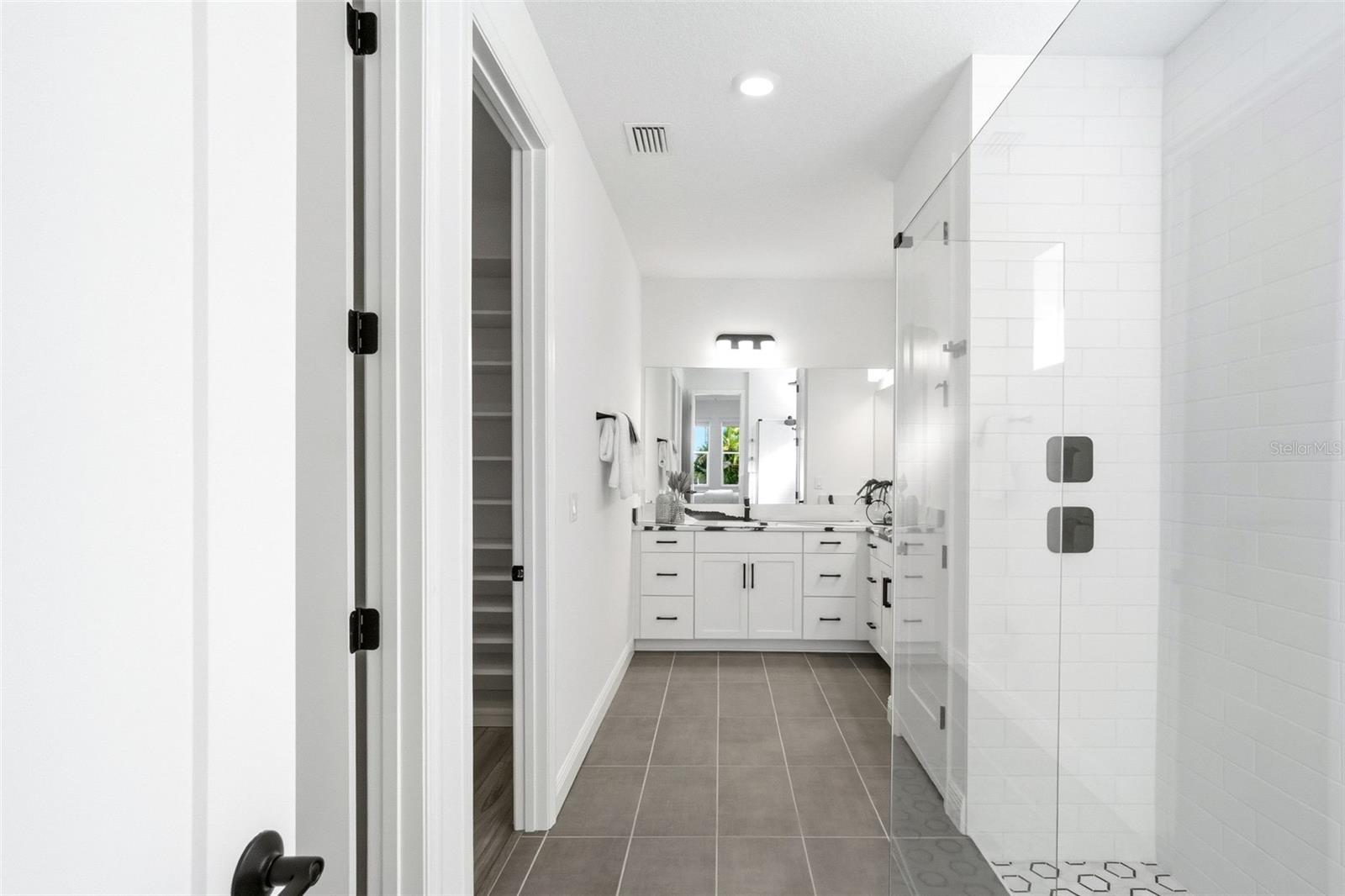 Image 34 of 61 For 17333 Savory Mist Circle