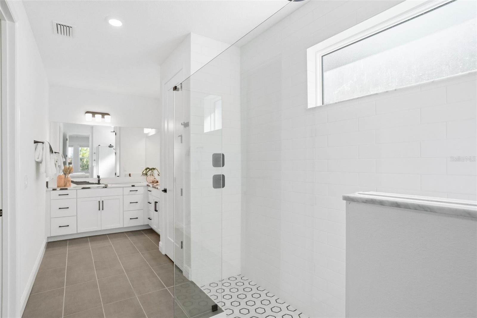 Image 7 of 61 For 17333 Savory Mist Circle