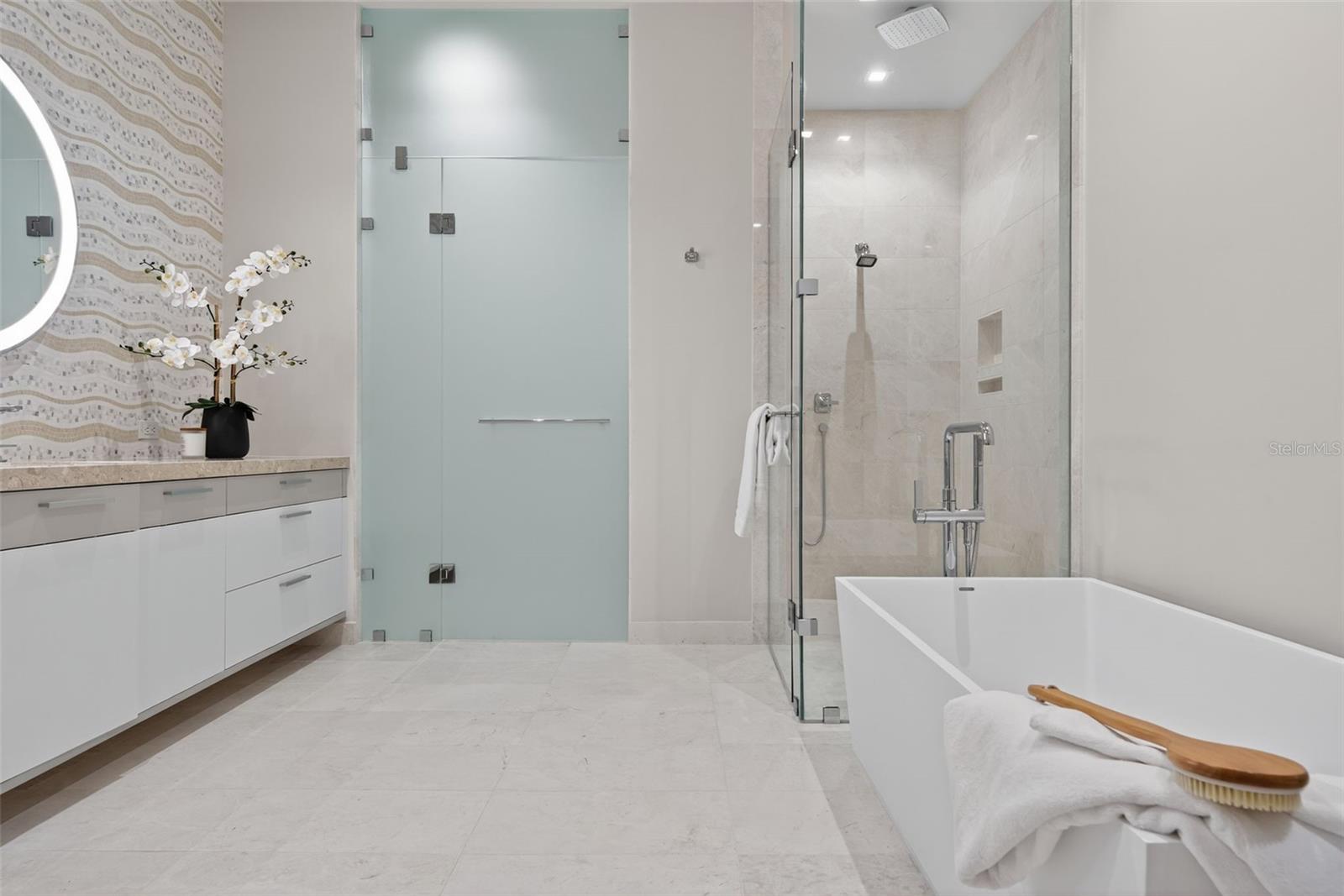 Image 18 of 48 For 1591 Gulf Of Mexico Drive 617