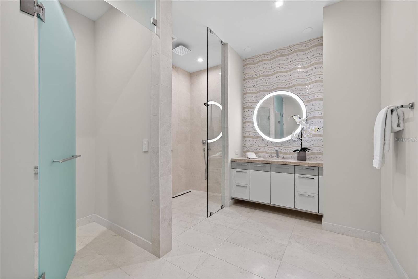 Image 19 of 48 For 1591 Gulf Of Mexico Drive 617