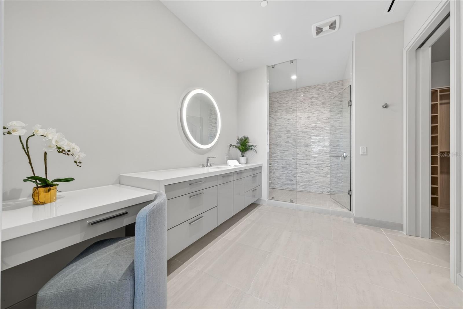 Image 24 of 48 For 1591 Gulf Of Mexico Drive 617