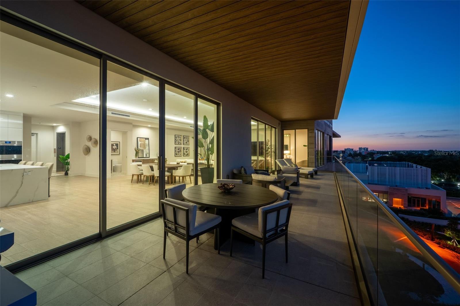 Image 28 of 48 For 1591 Gulf Of Mexico Drive 617