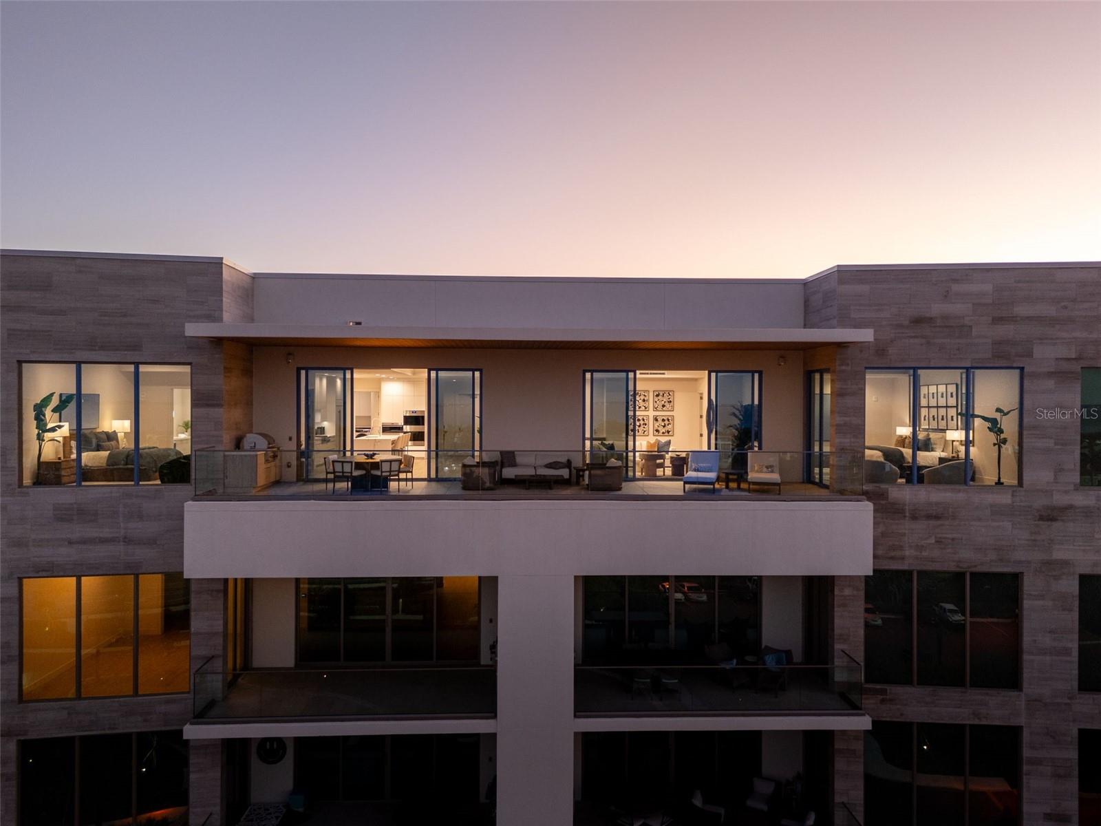 Image 32 of 48 For 1591 Gulf Of Mexico Drive 617