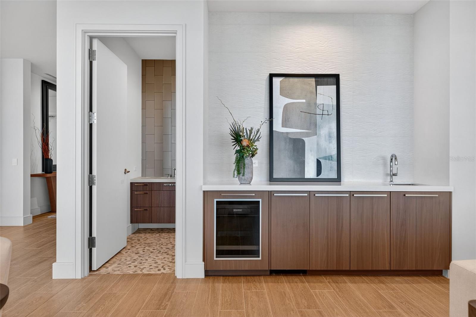 Image 6 of 48 For 1591 Gulf Of Mexico Drive 617