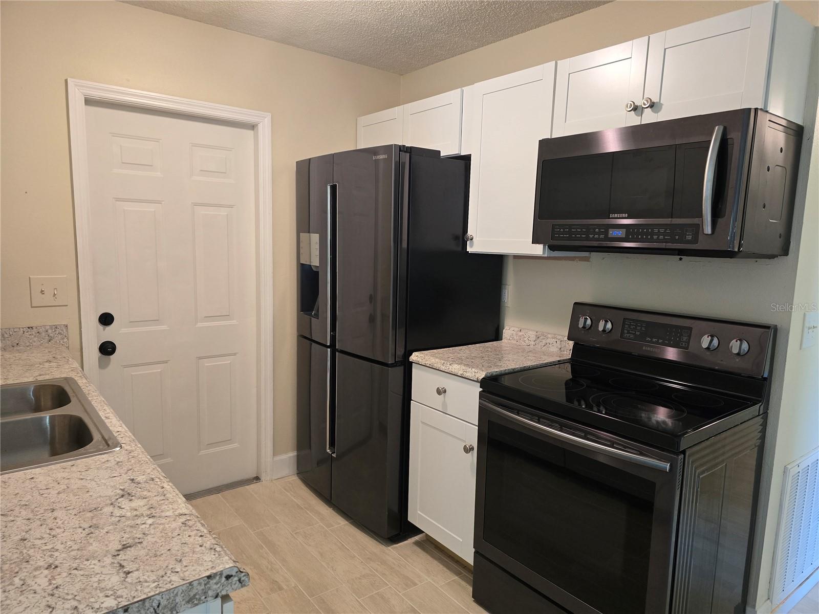 Image 6 of 14 For 1215 6th Street W